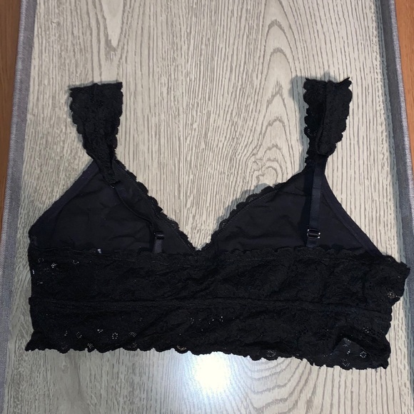 Black lace bralette - Picture 2 of 3